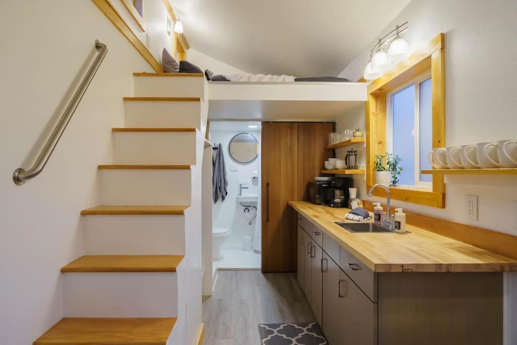 #Stayinmydistrict Overlook Backyard Tiny Suite พอร์ตแลนด์ ภายนอก รูปภาพ